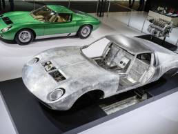 Lamborghini Miura carrosserie nue
