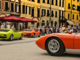 Lamborghini Miura en ville