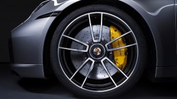 Jante et freins carbone céramique de Porsche 992 Turbo S